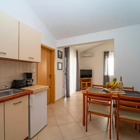 Baresic Apartment *