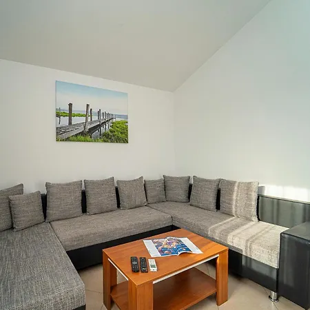 Baresic Apartment *